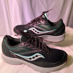 Saucony Women's Black and Pink Athletic Shoes